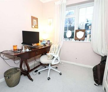 Midhope Road, Woking, Surrey, GU22 - Photo 5