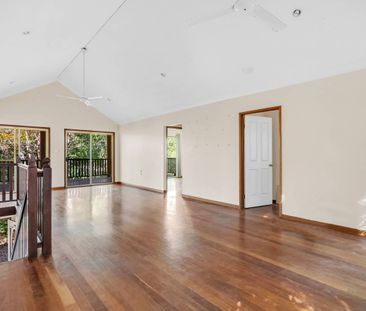 Sanctuary in the heart of Redlynch! - Photo 3