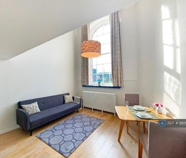 Studio to rent - Photo 3