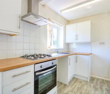 2 bedroom semi-detached house to rent - Photo 5