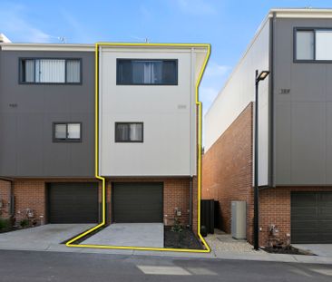 North Facing - Immaculate 3 Bedroom Townhouse - Photo 5