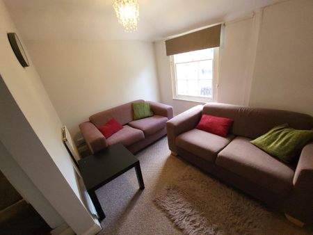 4 bedroom house, 2 en-suites - Photo 3