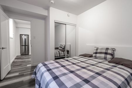 For Lease - 865 Tavistock Road Unit# B, Britannia Heights - Queensway Terrace N and Area, Ontario - Photo 2