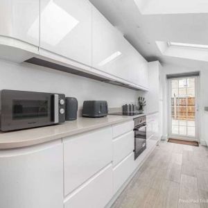 Abbotsbury Road Room 3 - Photo 2