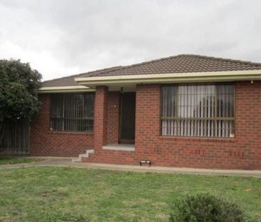 96 Mitchell Crescent, Meadow Heights - Photo 2