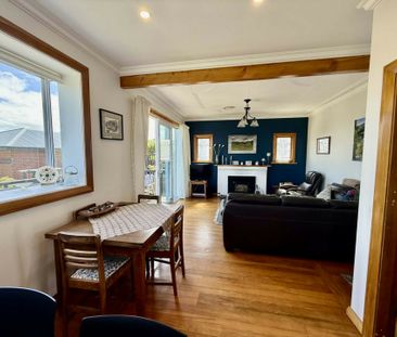 Charming Home in Andersons Bay Awaits You! - Photo 1