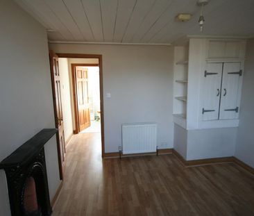 2 bedroom House To Let Total Size: 829 SQ FT - Photo 5