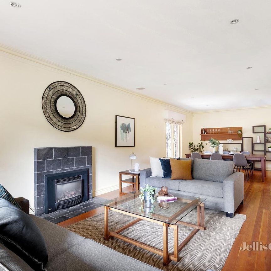 20 Kalang Road, Camberwell VIC 3124 - House For Rent | Domain - Photo 1