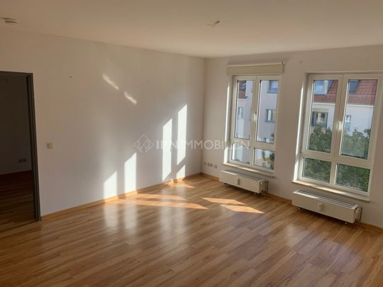 Helle Etagenwohnung mit EBK, Tageslicht-Duschbad und Balkon in der östlichen Altstadt - Photo 1