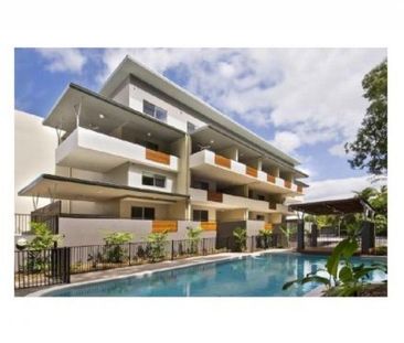 STUNNING 2 BED 2 BATH APARTMENT - Photo 5