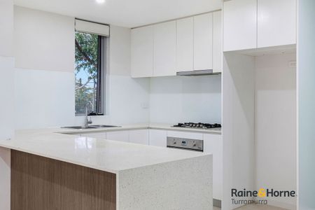 Contemporary, Convenient & Generous Apartment in the Heart of Turramurra - Photo 4