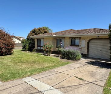 1 / 52 Newton Road, CAMPBELLTOWN - Photo 2