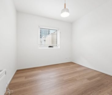 Spacious 3 bedroom apartment, in prime location! - Photo 2