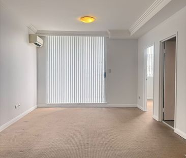 Spacious 3 Bedroom + Large Study (4th Br) – Available Now! - Photo 2