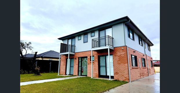 Selection of Modern Furnished Studio Apartments - Photo 1