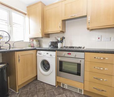 2 bedroom semi-detached house to rent - Photo 2