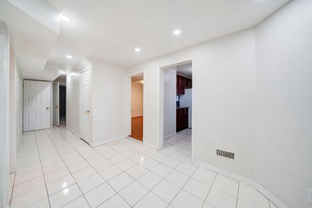 For Lease - 5 Claresholme Drive, Toronto, Ontario - Photo 5