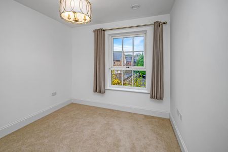 2 bedroom retirement property to rent - Photo 3