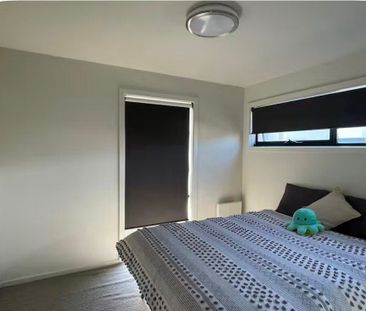 Avondale Heights - Photo 4