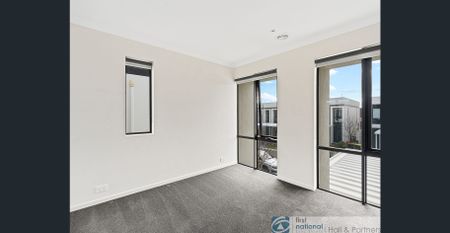 Luxury Townhouse-Prized Location - Photo 4