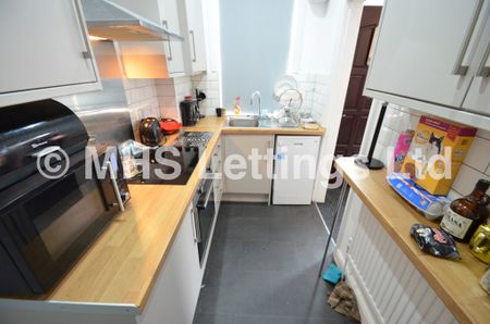 2 Bedroom Mid Terraced House for rent in Harold Street - Photo 5