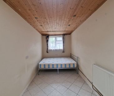 4 bed Semi-Detached House for Rent - Photo 6