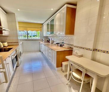 Middle Floor Apartment in Estepona - Photo 1