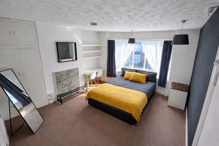 Room in a Shared House, Woodside Road, SO17 - Photo 4