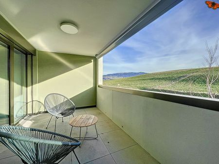 3 ½ ROOMS LUMINOUS – On the attic! - Photo 2