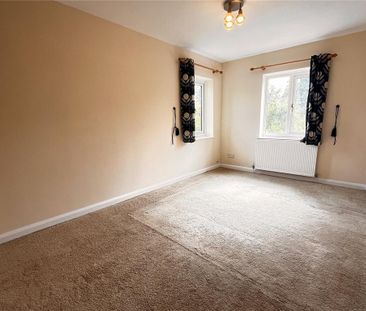 4 bedroom semi-detached house to rent - Photo 4