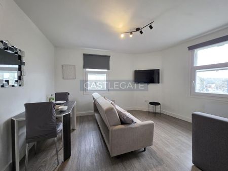 1 bedroom flat to rent - Photo 4