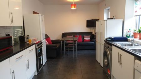 6 Bed - Kirkby Street â€“ 6 Bed - Photo 2