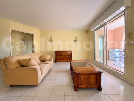 Location Appartement 4 pièces 81m² SANARY SUR MER 83110 - Photo 4