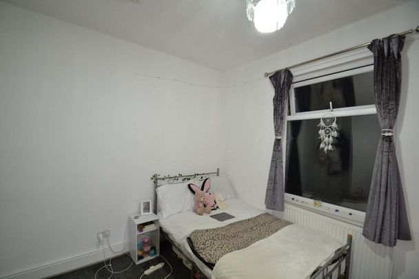 6 bedroom house to rent - Photo 1