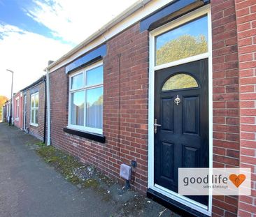 2 bedroom terraced house to rent - Photo 2