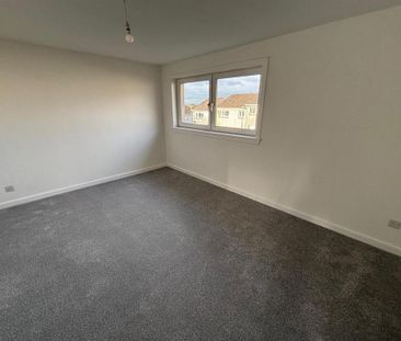 3 bedroom end of terrace house to rent - Photo 3