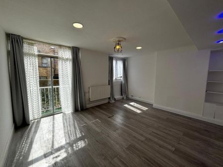 3 bedroom flat to rent - Photo 5