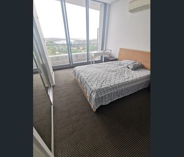 Two-Bedroom Apartment with the stunning water and city views! Fully Furnished! - Photo 3