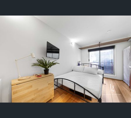 90 Esplanade West, Port Melbourne, Vic 3207 - Photo 1