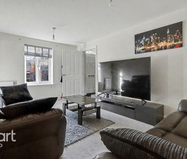 4 bedroom detached house to rent - Photo 1