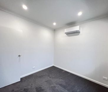 Dream Home in this Stunningly built Townhouse! - Photo 5