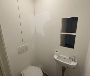 Gelijkvloers appartement met 2 slaapkamers en parkeerplaats - Photo 6