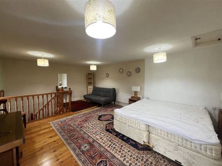 Manchester Road, Millhouse Green, Penistone, S36 9FG - Photo 2