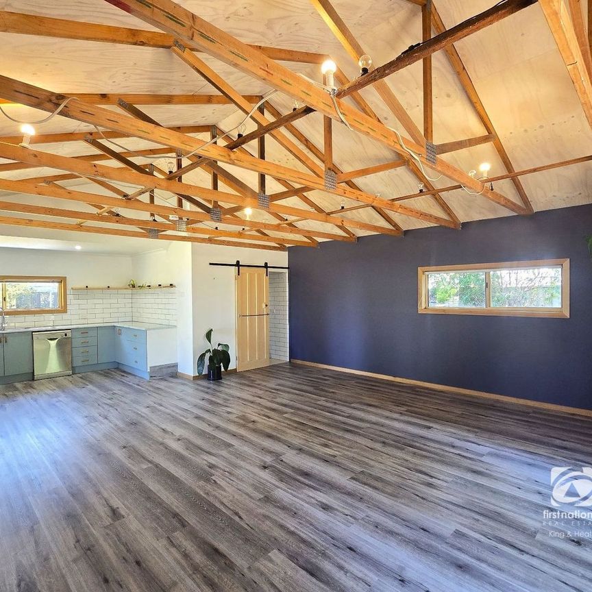 STUDIO RETREAT ON SPACIOUS BLOCK! - Photo 1