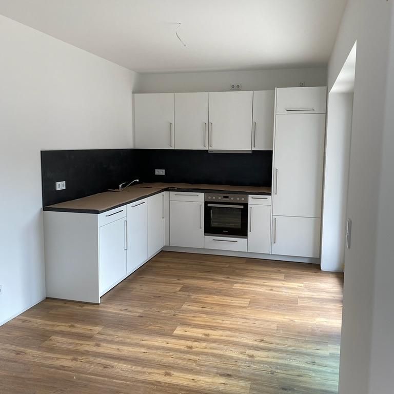 <h1 class="md:text-xl md:leading-6 mt-4 md:mt-10 lg:mb-6 mb-3 text-primary-500 font-semibold text-base leading-5"> Wohnung in Winsen (Luhe) </h1> - Photo 1