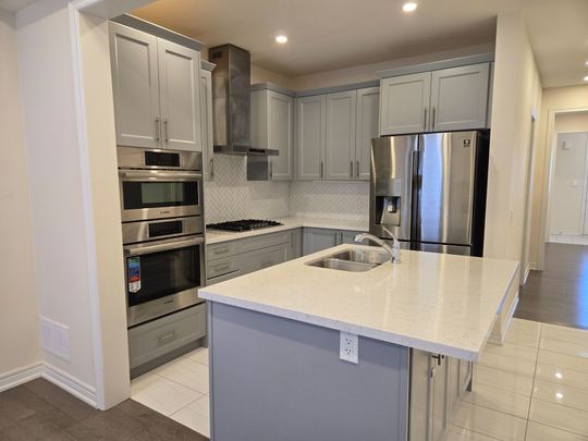 For Lease - 8 Beasley Grove, Hamilton, Ontario - Photo 1