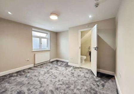 8 bedroom detached house to rent - Photo 2