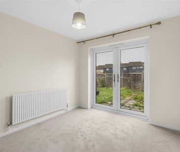 4 bedroom terraced house to rent - Photo 3