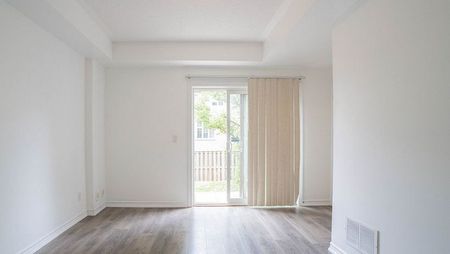 For Lease - 8 Bakewell Street, Brampton, Ontario - Photo 5