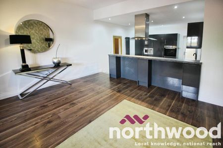 3 bedroom flat to rent - Photo 2